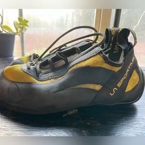La Sportiva Katana climbing shoes • Women’s EU 39 // US 7.5 •EUC•